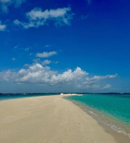 A white sandbank in a turquoise sea